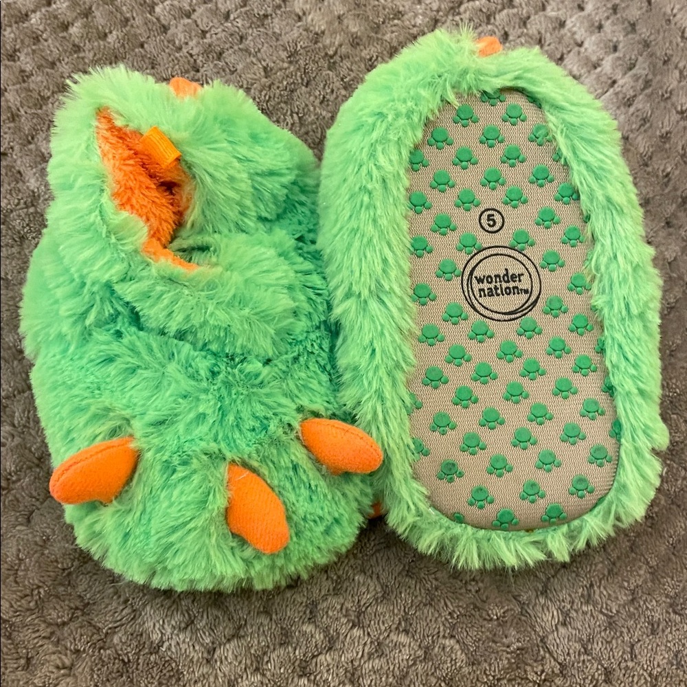 Wonder Nation Fuzzy Green Slippers with Orange Claws